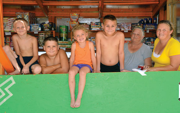 Family-Stand