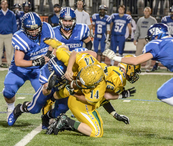 Crowded-Backfield.jpg Crowded Backfield