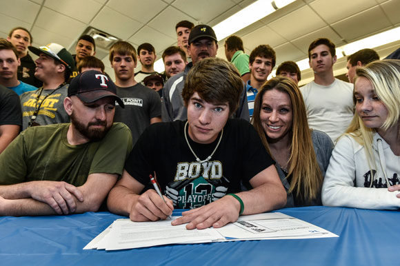 Signing-On.jpg Signing On